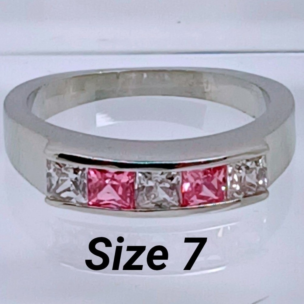 Vintage 90s Pink‎ Clear Princess Cut CZ Channel Set Silver Tone Band Ring Size 7
